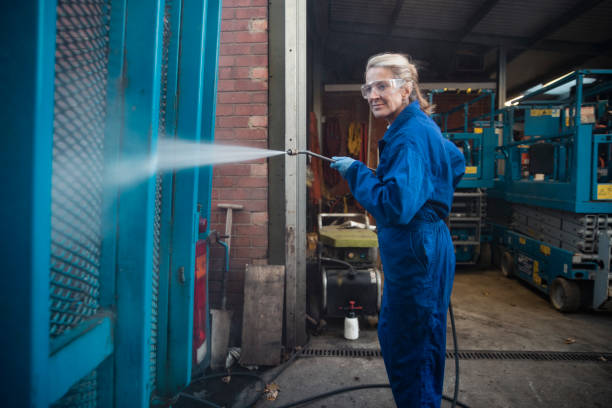 Best Rust Removal  in Maywood, CA